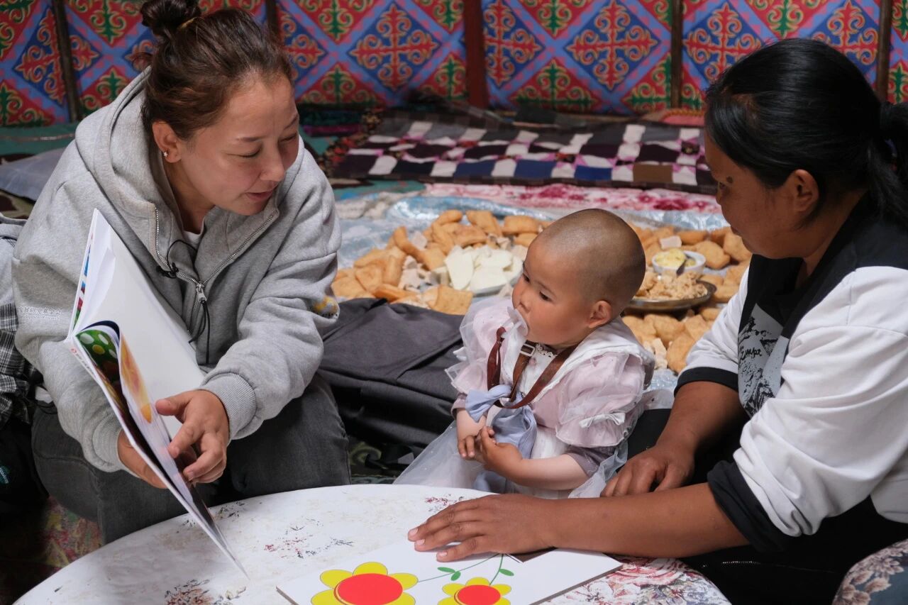 在我的阿勒泰,看到马背上的她
