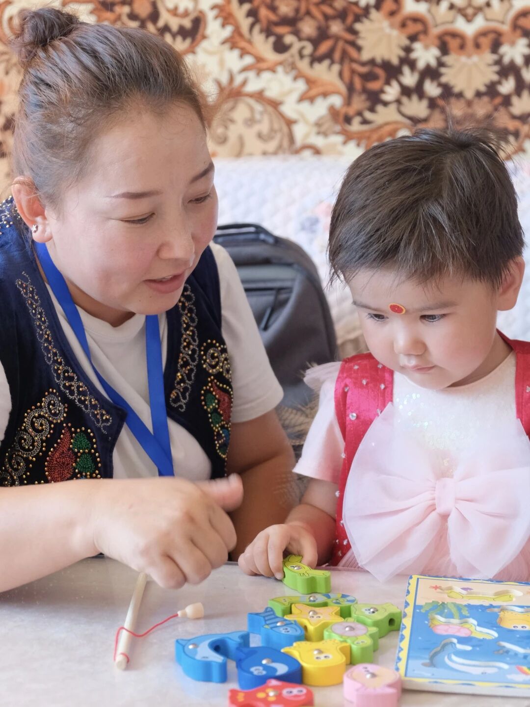 在我的阿勒泰,看到马背上的她