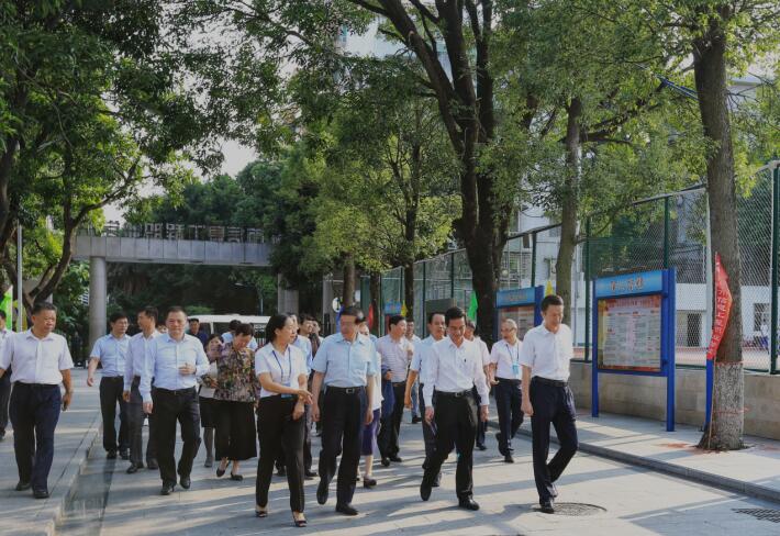 调研组考察“赢未来计划”试点学校广州市信息工程职业学校.jpg