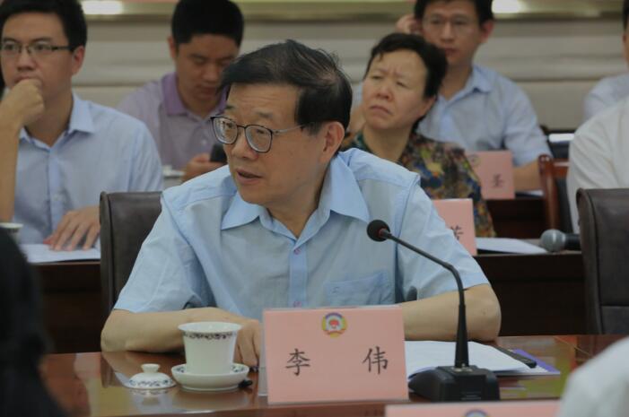 李伟主任在座谈会上作总结讲话.jpg