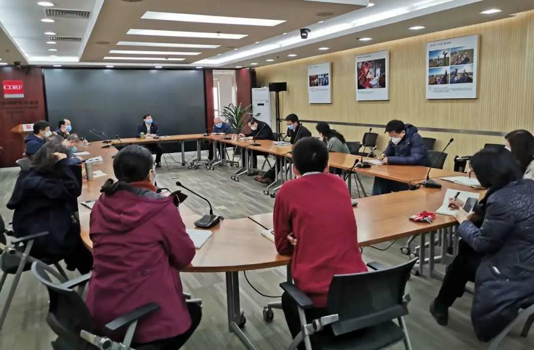 基金会领导班子组织召开针对部分员工的临时会议,部署抗疫工作.jpg