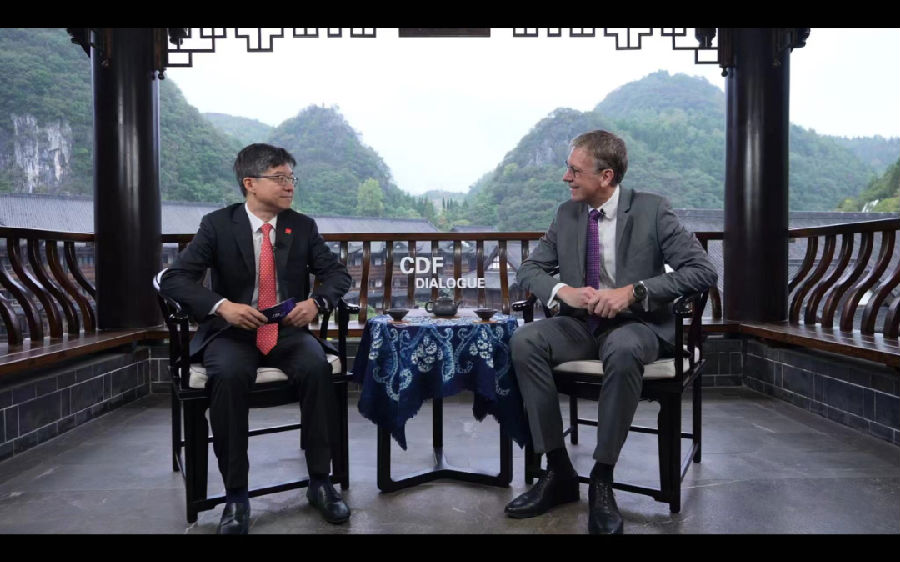 石道成接受CDF Dialogue栏目专访,与方晋深度对话.png
