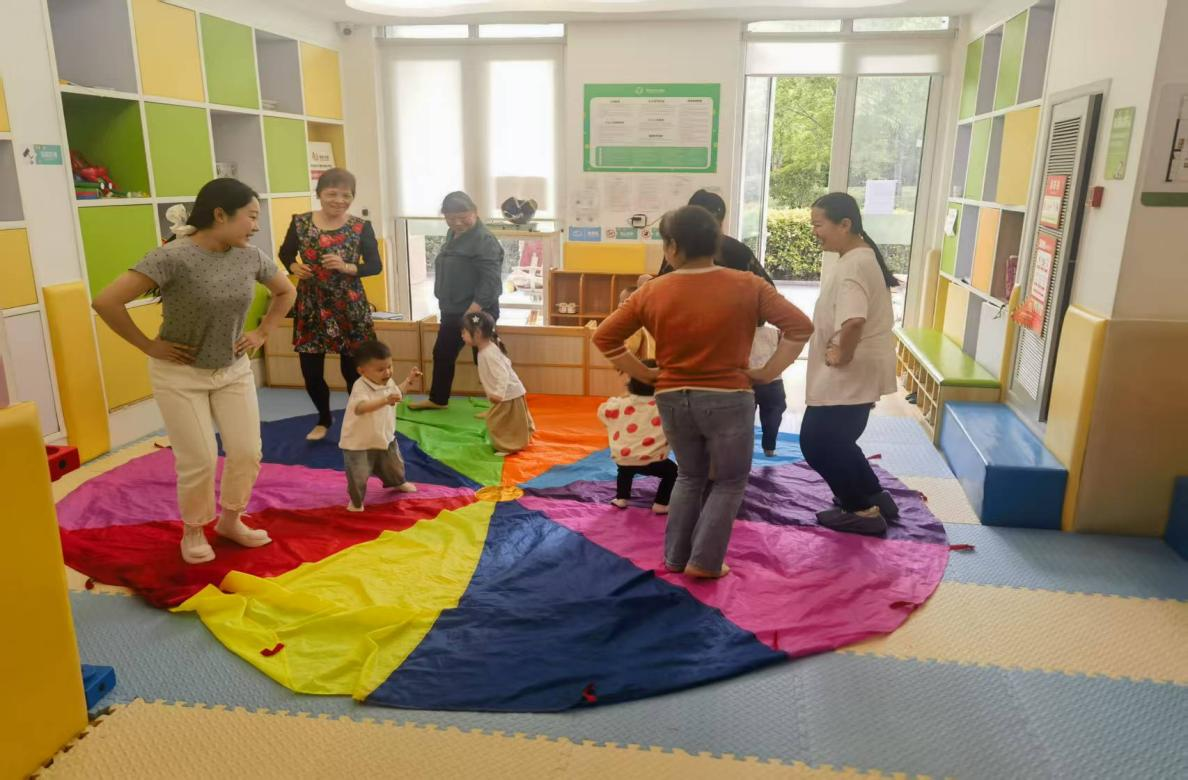 德泽儿童慧育中心在开展集体游戏活动.png